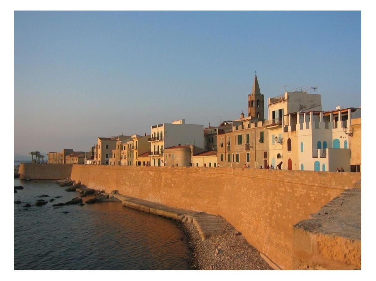 Appartamento In Centro Fronte Spiaggia Del Lido Con Terrazza Vista Mare E Wi-Fi Alghero Exterior foto